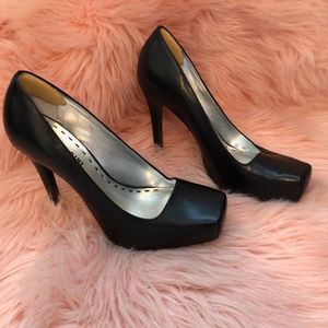 Gianni Bini black pumps